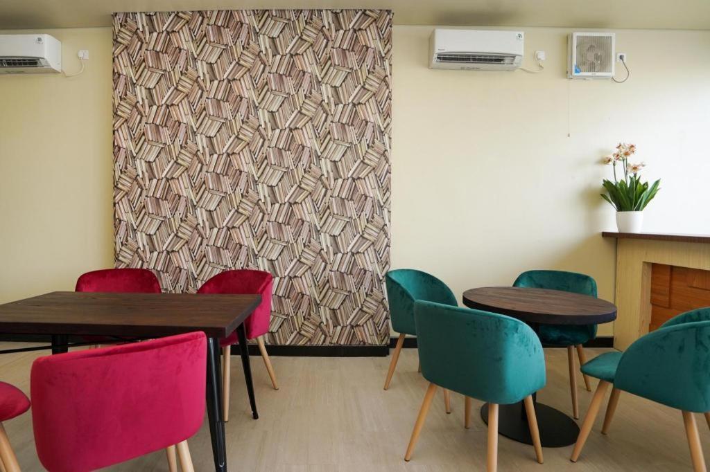 Oyo 1330 Hotel Cahaya 3 Brebek Luaran gambar