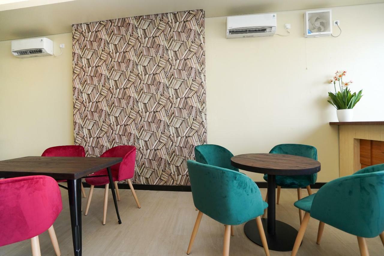 Oyo 1330 Hotel Cahaya 3 Brebek Luaran gambar