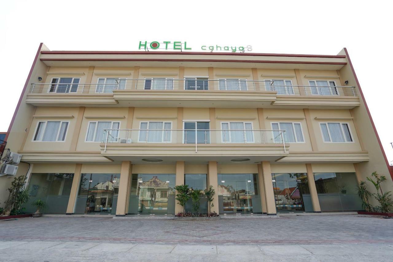 Oyo 1330 Hotel Cahaya 3 Brebek Luaran gambar